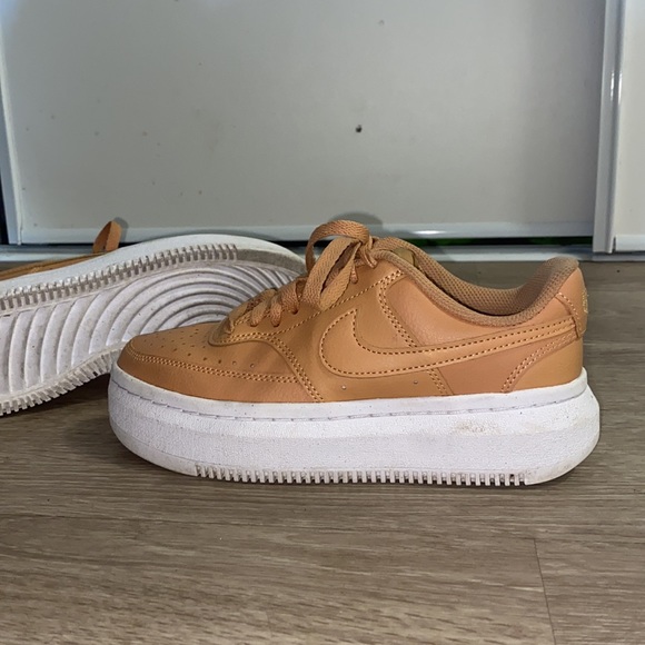 Nike platform shoes - Picture 4 of 4